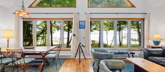 East Beach Cottage: Sandy | Secluded | 3 King Beds
