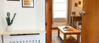 Borders Retreat, Cosy 1 Bed Flat - near M6 Jct45, A75, Gretna & Carlisle