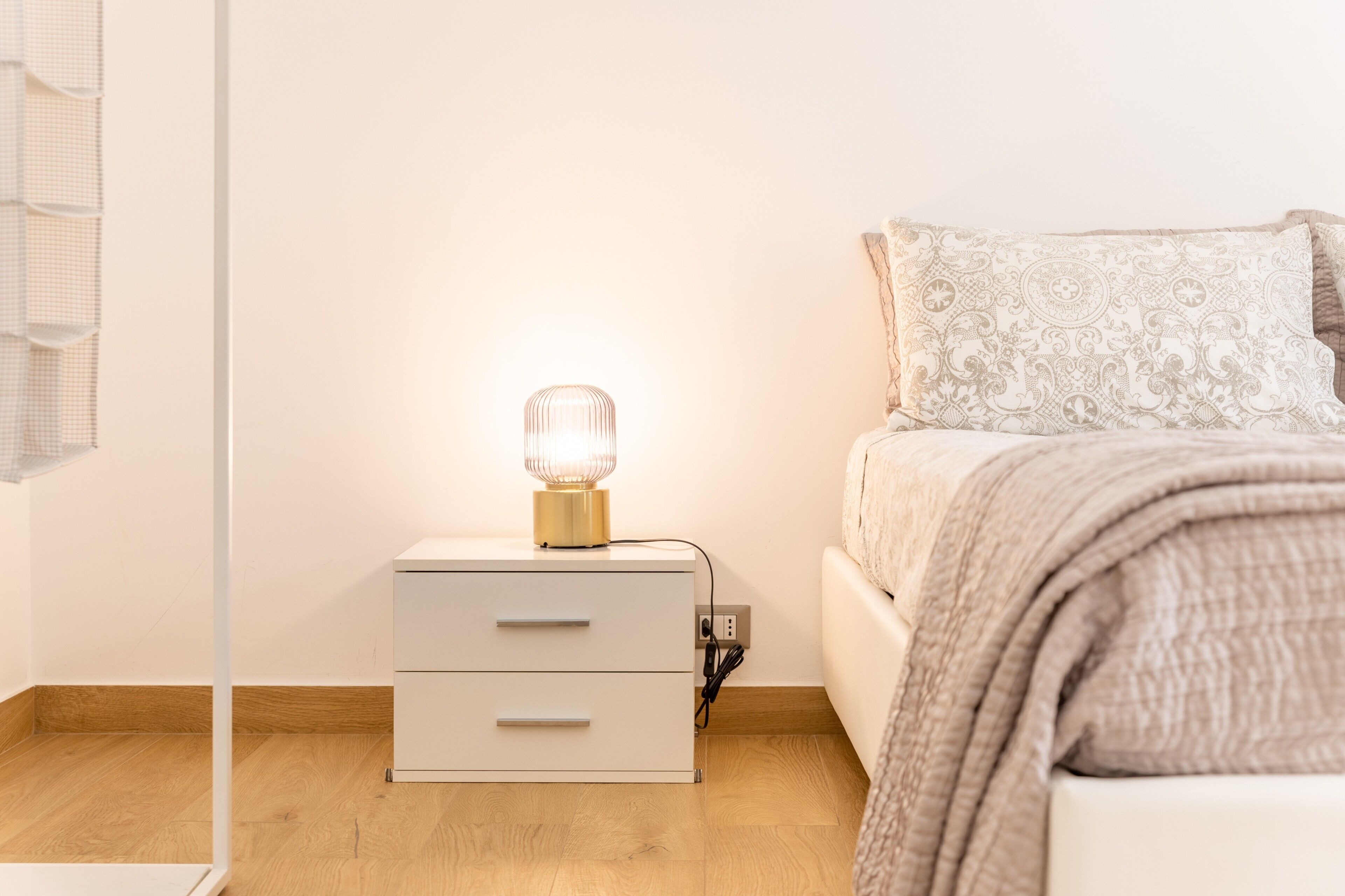 1 slaapkamer, een strijkplank/strijkijzer, wifi, beddengoed