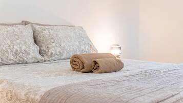 1 Schlafzimmer, BĂŒgeleisen/BĂŒgelbrett, WLAN, BettwĂ€sche