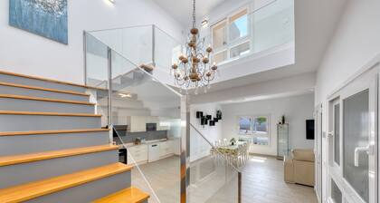 Casa Dang - 600M to the beach By LVH