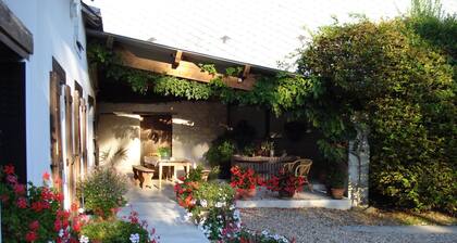 Charming farmhouse guest room