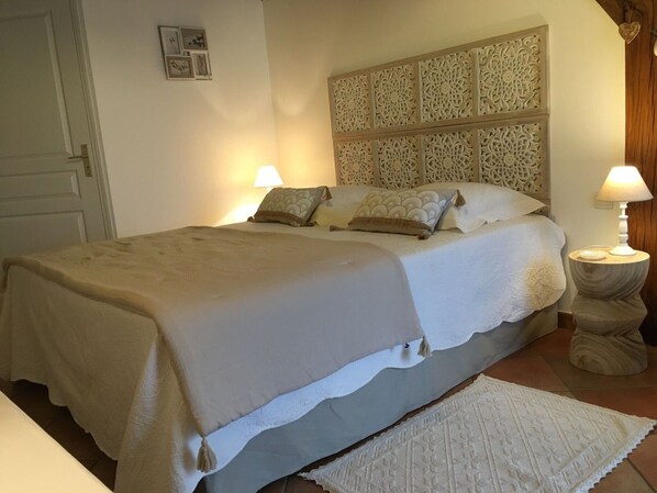 1 habitación y ropa de cama 