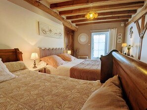 1 bedroom, bed sheets