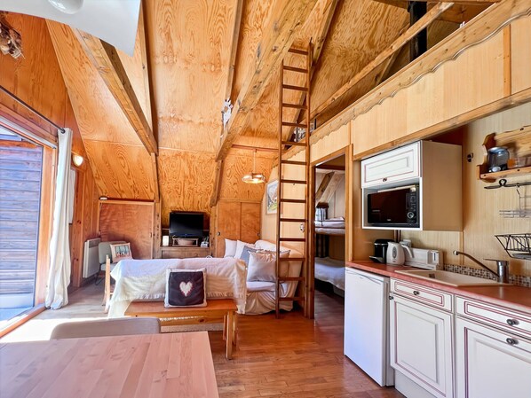 4 bedrooms, free WiFi