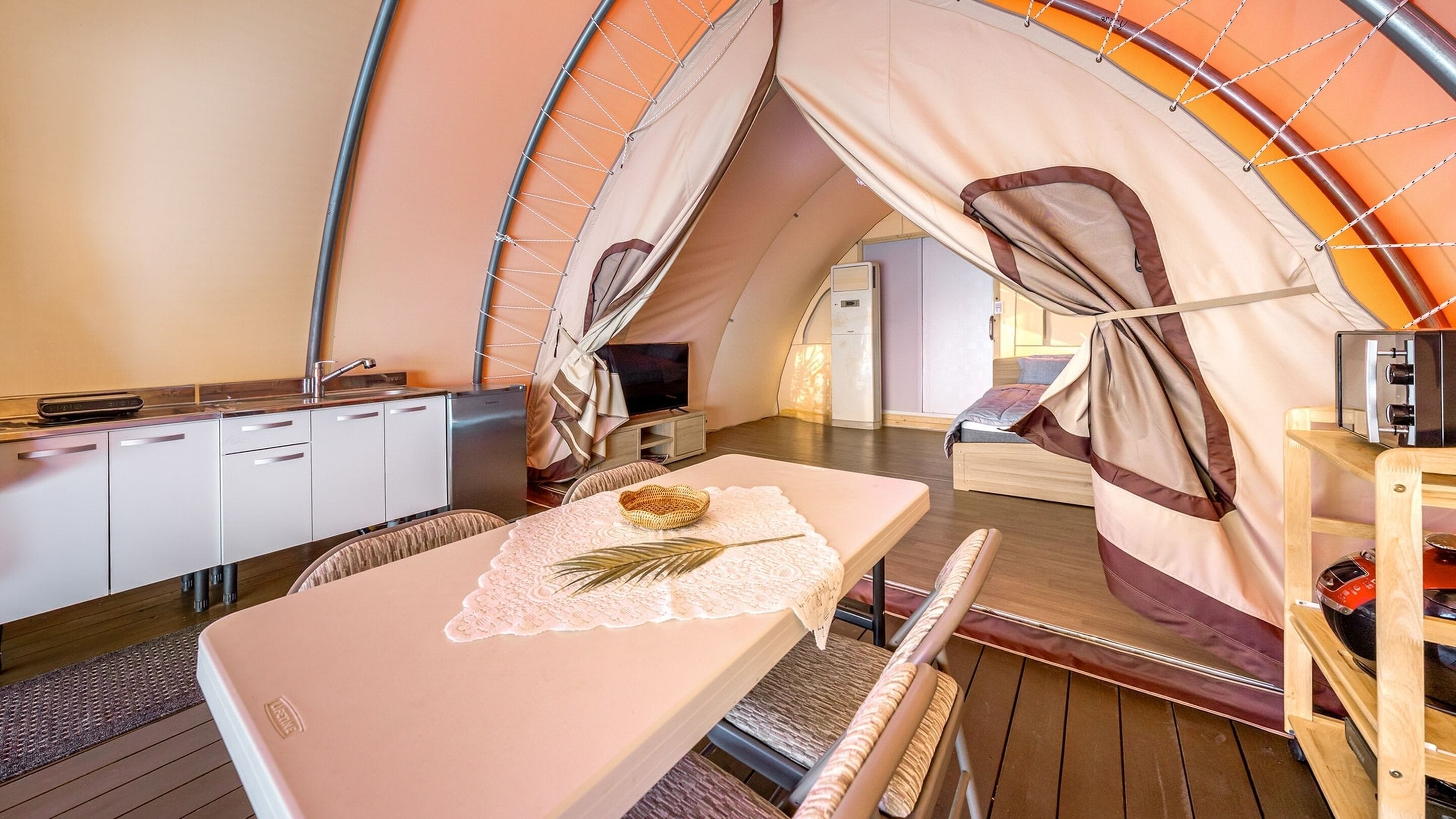 1 개의 침실, 무료 WiFi