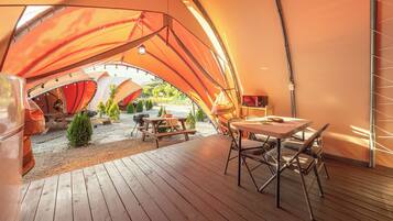 Basic Room, 1 Bedroom (Maple Room 8(Private BBQ)) | 1 bedroom, WiFi (free)