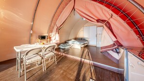 Basic Room, 1 Bedroom (Maple Room 6 (Pet/Private BBQ)) | 1 bedroom, free WiFi - Muju Land Camping Glamping (Muju)