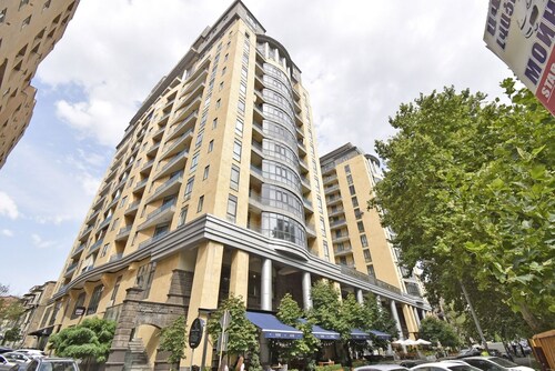 Apartments by Luxe Group DI64