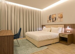 Peralatan tempat tidur premium, peti besi dalam bilik 