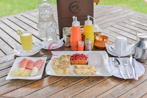 Café da manhã continental grátis todos os dias