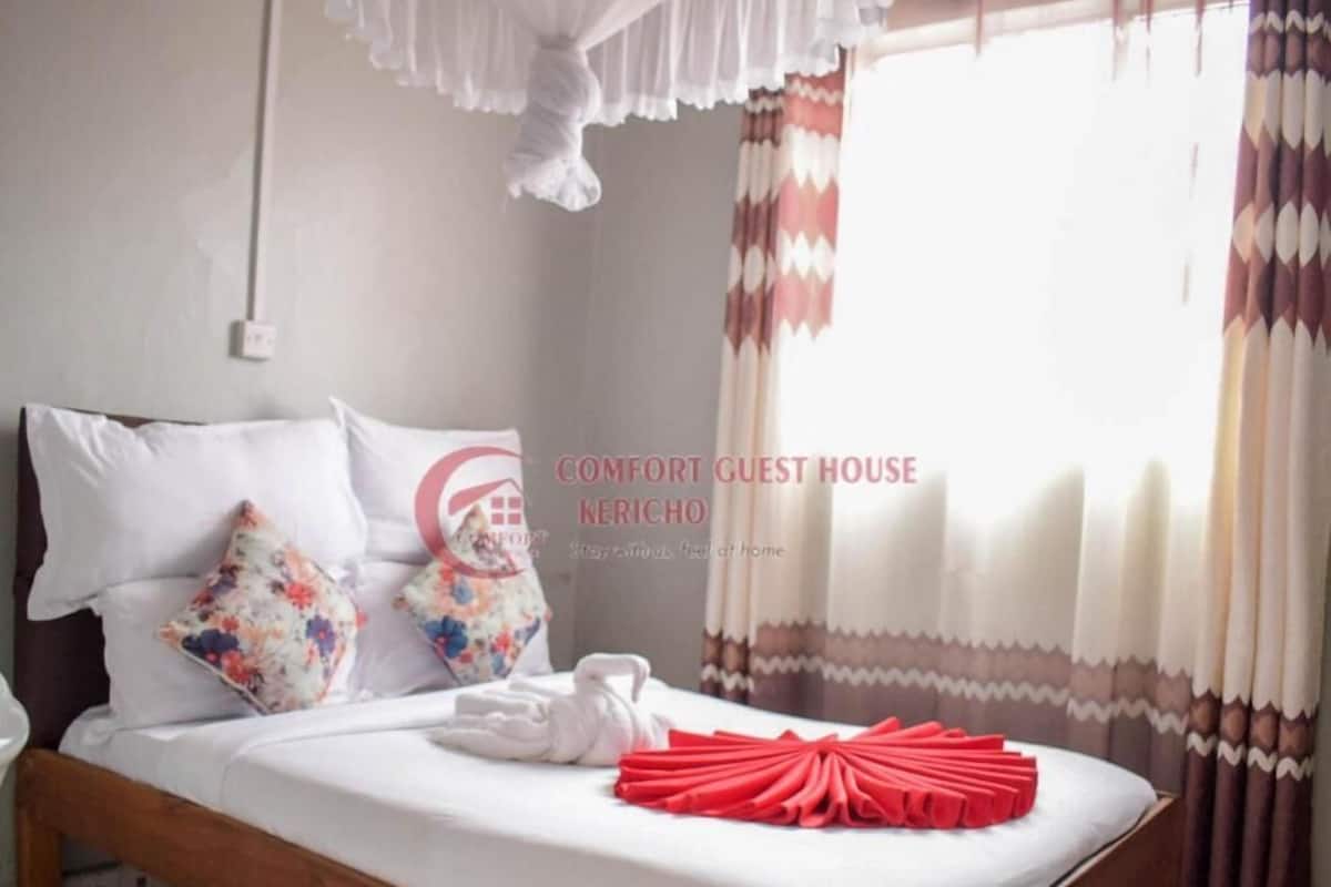 Kamar Double Deluks | Didekorasi berbeda-beda dan dilengkapi dengan perabotan berbeda-beda