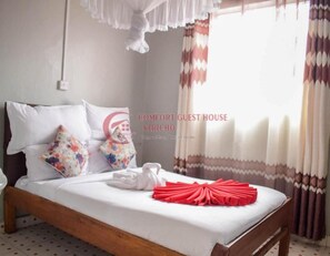 Habitación doble Deluxe | Decoración personalizada, muebles diferentes y wifi gratis 
