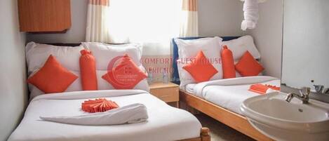Deluxe Twin Room | Individually decorated, individually furnished, free WiFi, bed sheets