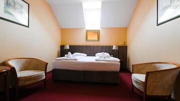 Twin Room | Iron/ironing board, free WiFi
