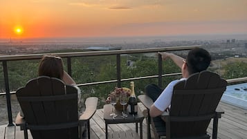 Luxury Cabin, Hot Tub, City View | Terrace/patio