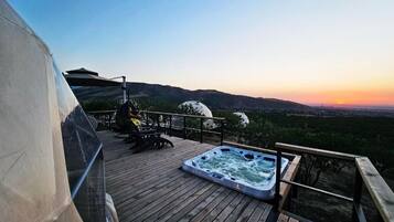 Cabaña de lujo, bañera de hidromasaje, vistas a la ciudad | Terraza o patio