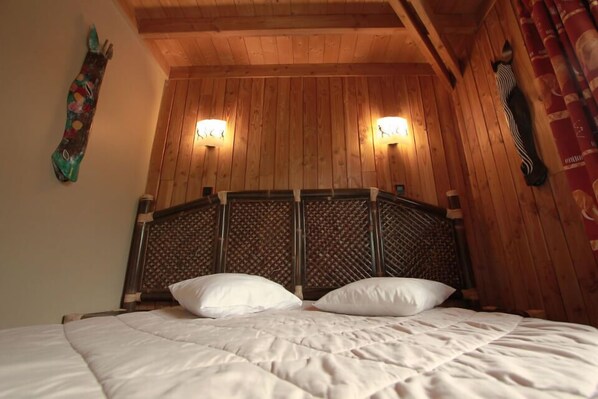 Free WiFi, bed sheets - CERZA SAFARI LODGES (Hermival-les-Vaux)