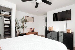 2 chambres, bureau, accès au Wi-Fi (inclus), literie fournie