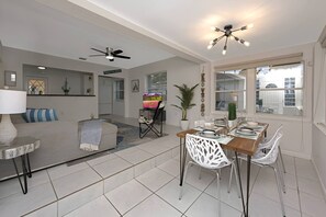 House, Smoking | 3 bedrooms - The Palm House in Hollywood (Hollywood)