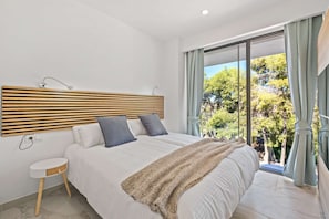 5 slaapkamers, een bureau, een strijkplank/strijkijzer, wifi