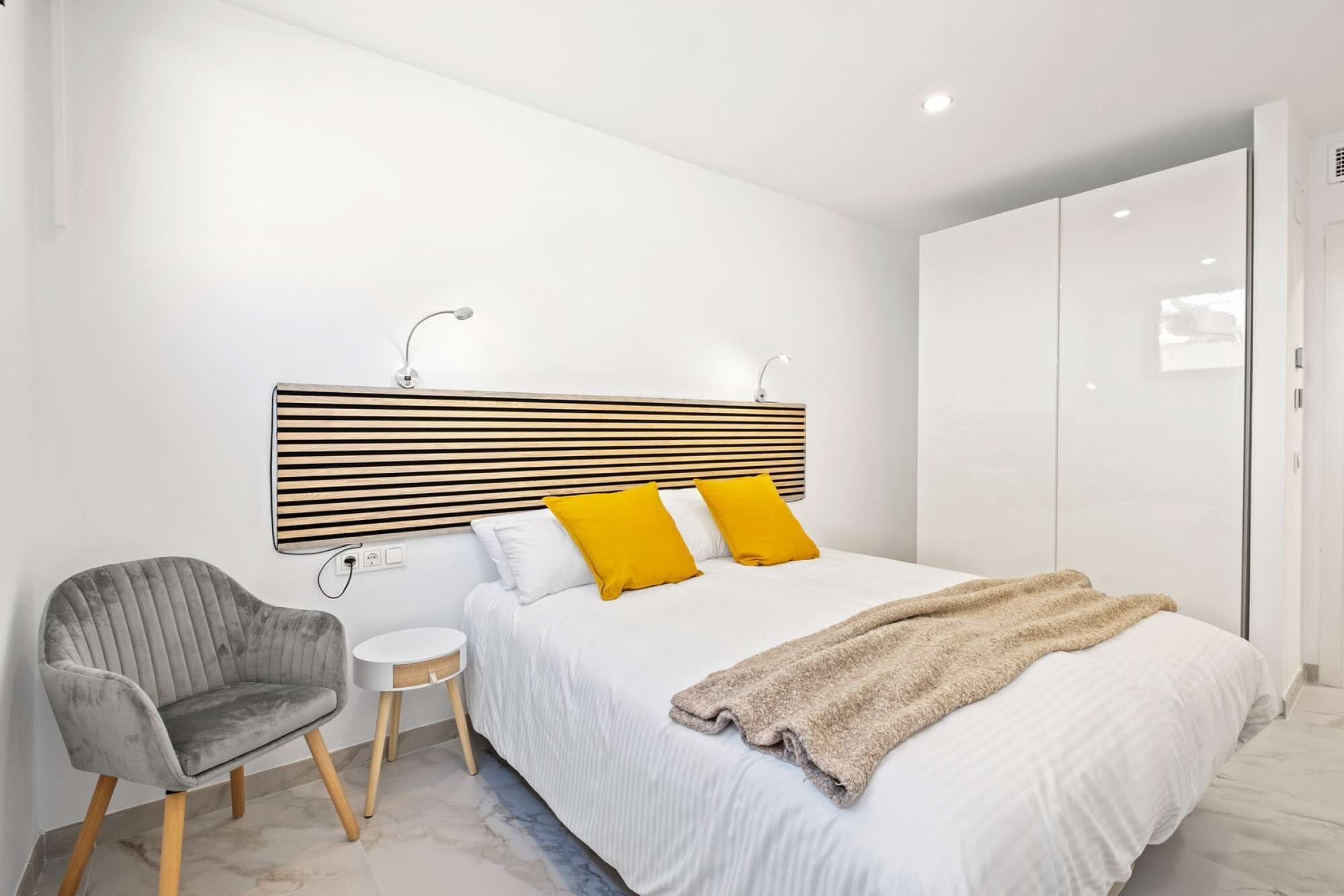 5 makuuhuonetta, työpöytä, silitysrauta/-lauta, Wi-Fi