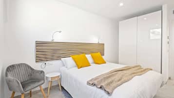 5 Schlafzimmer, Schreibtisch, Bügeleisen/Bügelbrett, WLAN