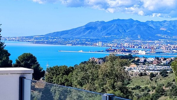 Balcony - Villa Pinares de San Antón Sea, City & Mountain Views (Málaga)