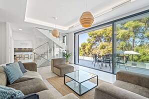 TV, foosball, table tennis, books - Villa Pinares de San Antón Sea, City & Mountain Views (Málaga)