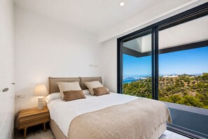 7 Schlafzimmer, Schreibtisch, BĂŒgeleisen/BĂŒgelbrett, WLAN