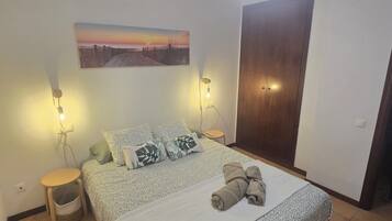 2 chambres, fer et planche à repasser, lit parapluie, Wi-Fi