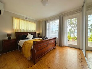 2 bedrooms, desk, iron/ironing board, travel crib