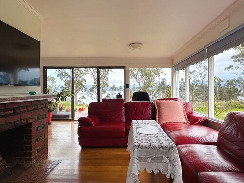 Seaside Retreat – A Hidden Gem by the Ocean