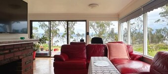 Seaside Retreat – A Hidden Gem by the Ocean