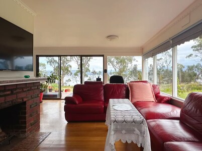 Seaside Retreat – A Hidden Gem by the Ocean