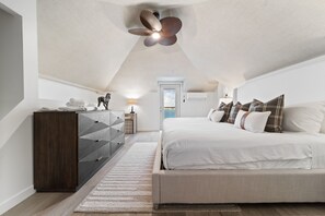 1 bedroom, iron/ironing board, WiFi, bed sheets - Terrace Views at La Jolla Cove (San Diego)