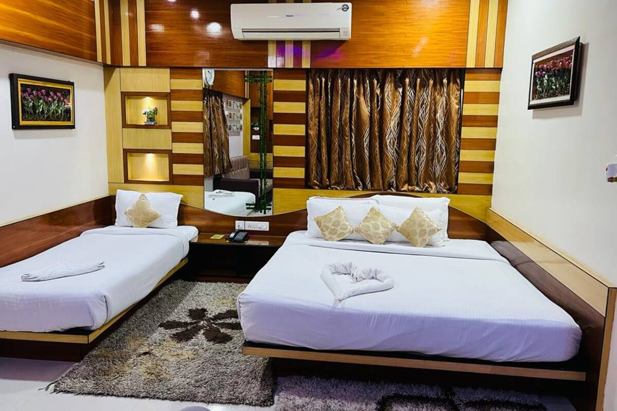 Club Room, City View