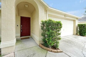 Exterior - Family Home close to Disney, w/ Pool & Pet Friendly (Davenport)