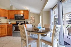 Fridge, microwave, stovetop, dishwasher