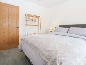 3 bedrooms, individually decorated, individually furnished, free WiFi