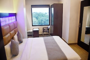 Standard Double Room, City View | Desk, iron/ironing board, free WiFi
