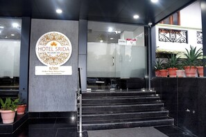 Property entrance - Hotel Srida (Jaipur)