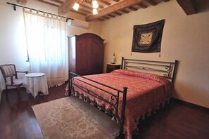 4 bedrooms, iron/ironing board, free WiFi, bed sheets - Villa Miry by MMega (Appignano)