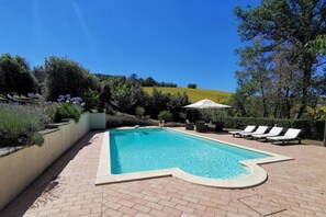 Outdoor pool - Villa Miry by MMega (Appignano)