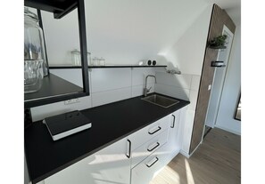 Microwave, oven, stovetop, coffee/tea maker