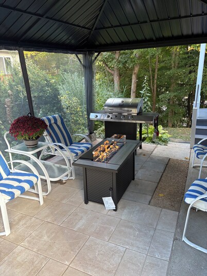 Family friendly 4-bedroom home, 2 miles from West Point, loaded with amenities