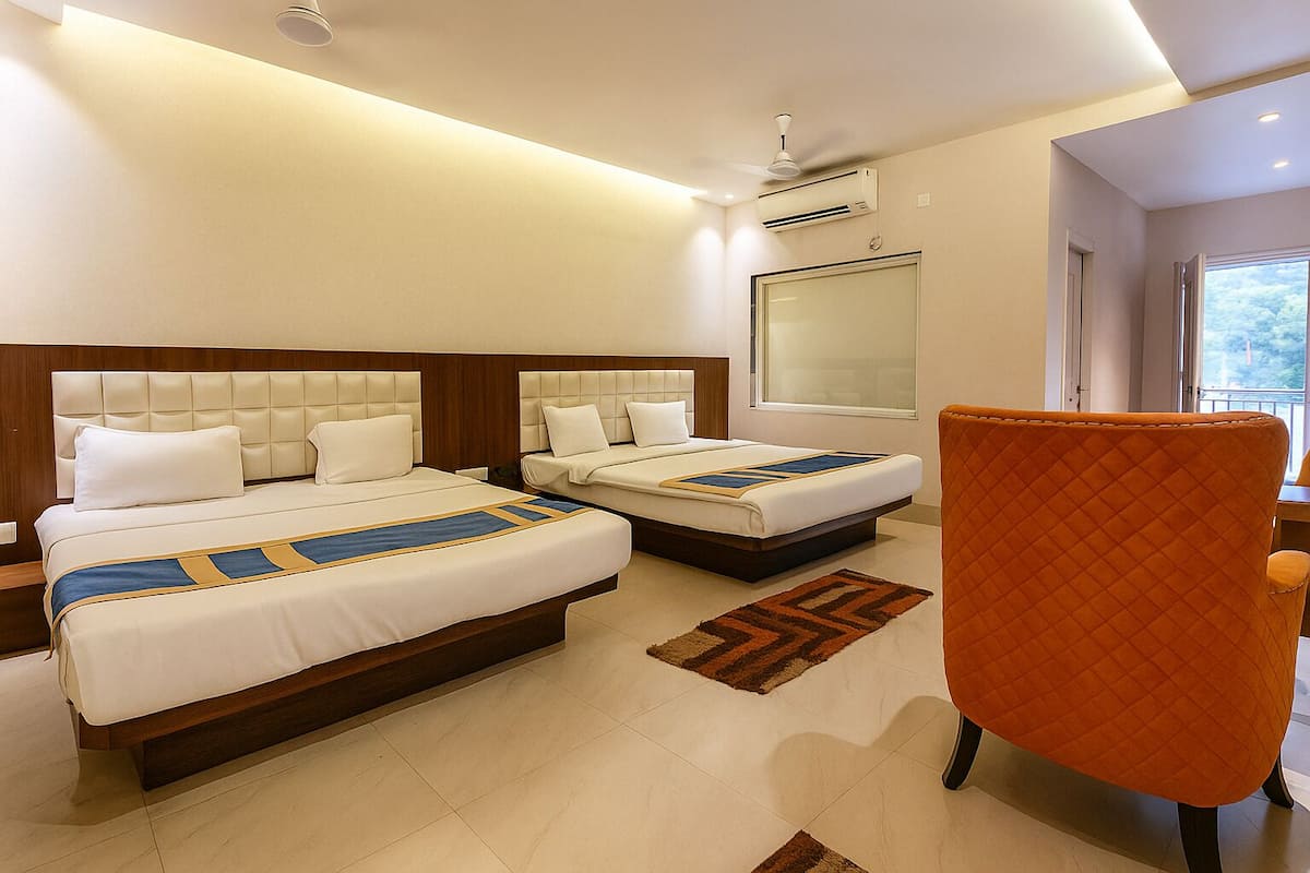 Deluxe Quadruple Room | Free WiFi