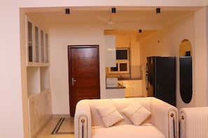 Deluxe Apartment | Shared kitchen