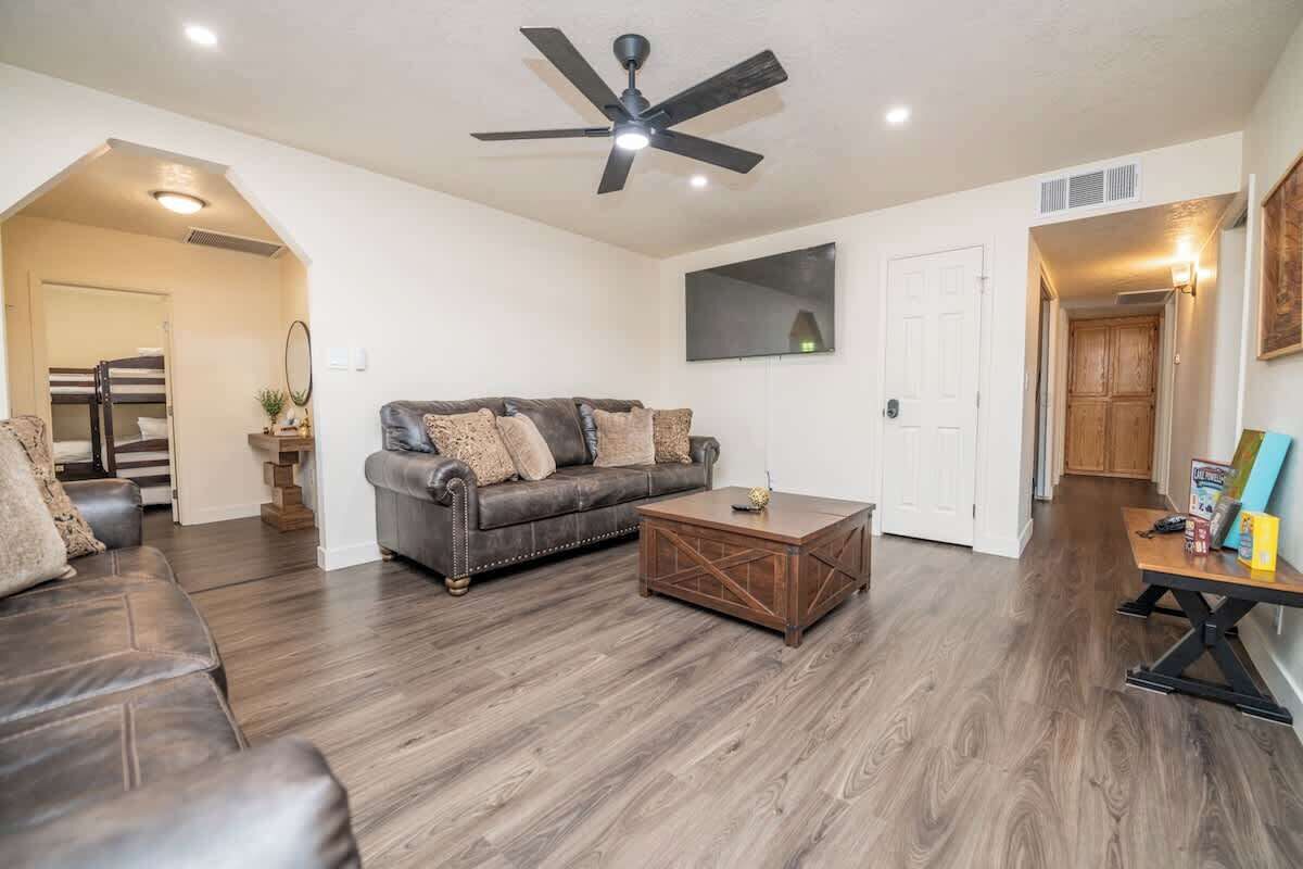 Remodeled Family Retreat 15ppl - Page, AZ