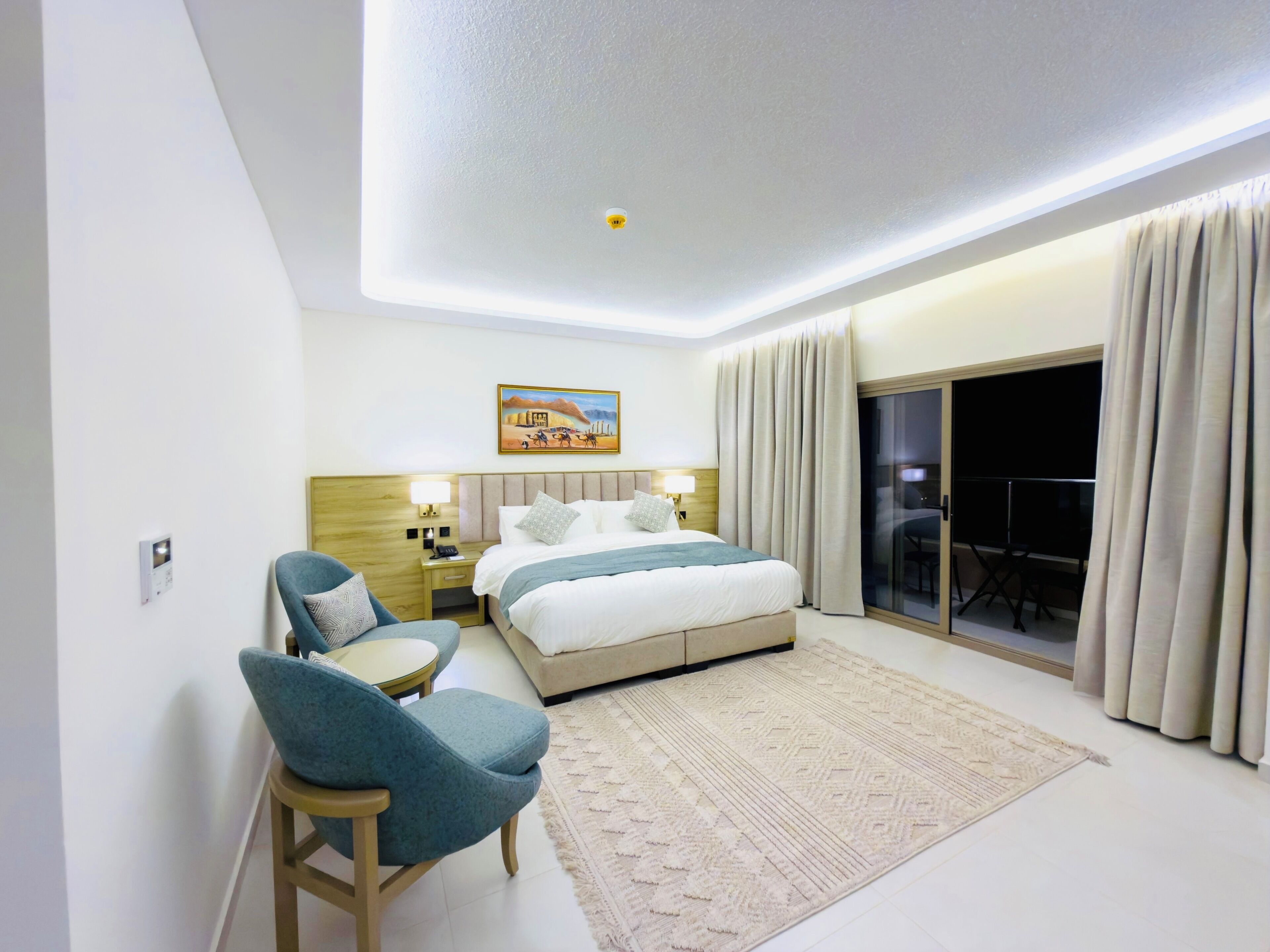 Suite Deluxe, balcón, vistas a la montaña | Ropa de cama de alta calidad, escritorio, sistema de insonorización
